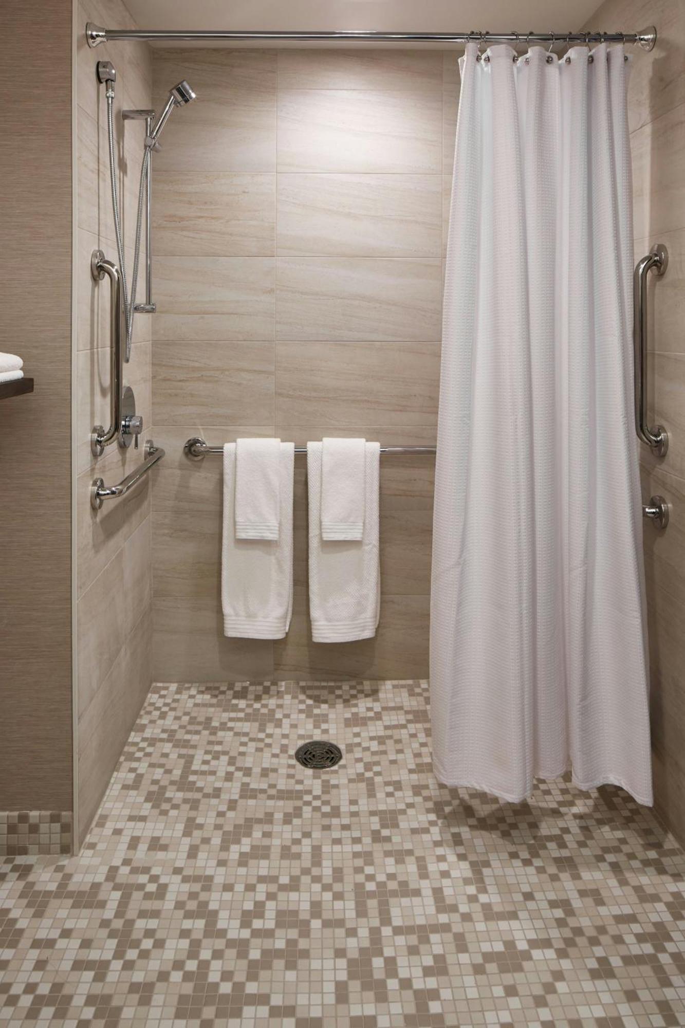 The Del Monte Lodge Renaissance Rochester Hotel & Spa Dış mekan fotoğraf